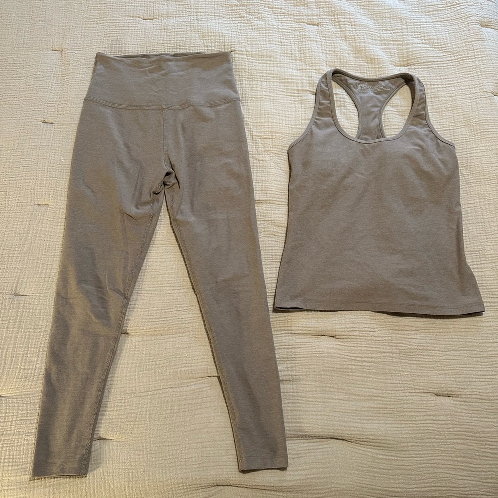 Beyond Yoga Gray Leggings and Tank Set